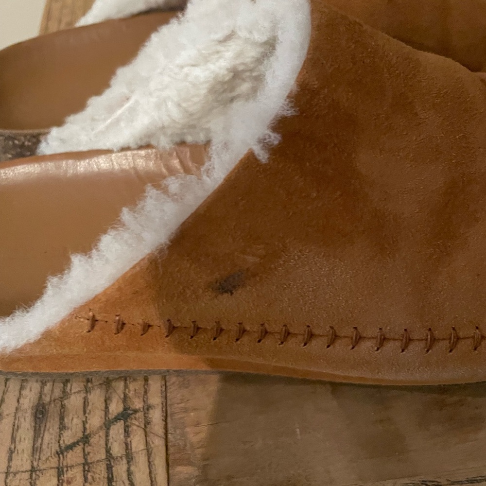 Jenni Kayne Shearling-Lined Moc Clog in Saddle - Picture 8 of 9